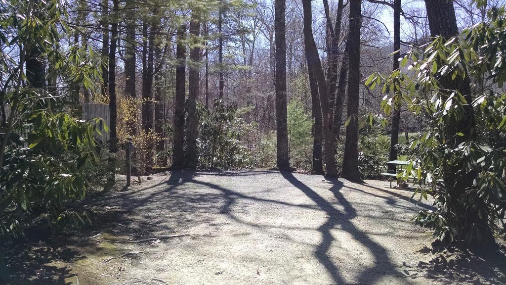 Linville Falls Campground, Rv Park, And Cabins Exterior foto