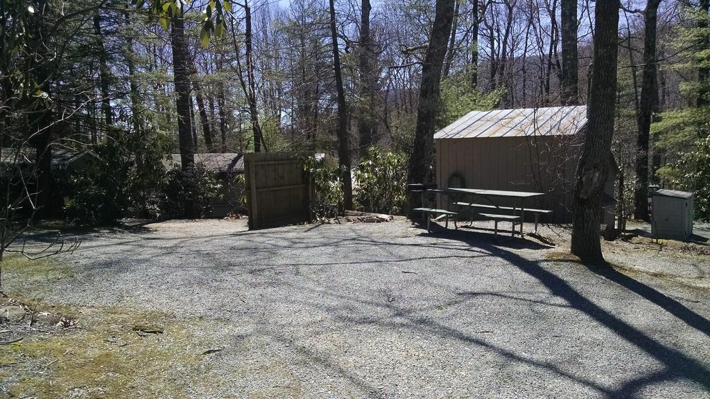 Linville Falls Campground, Rv Park, And Cabins Exterior foto
