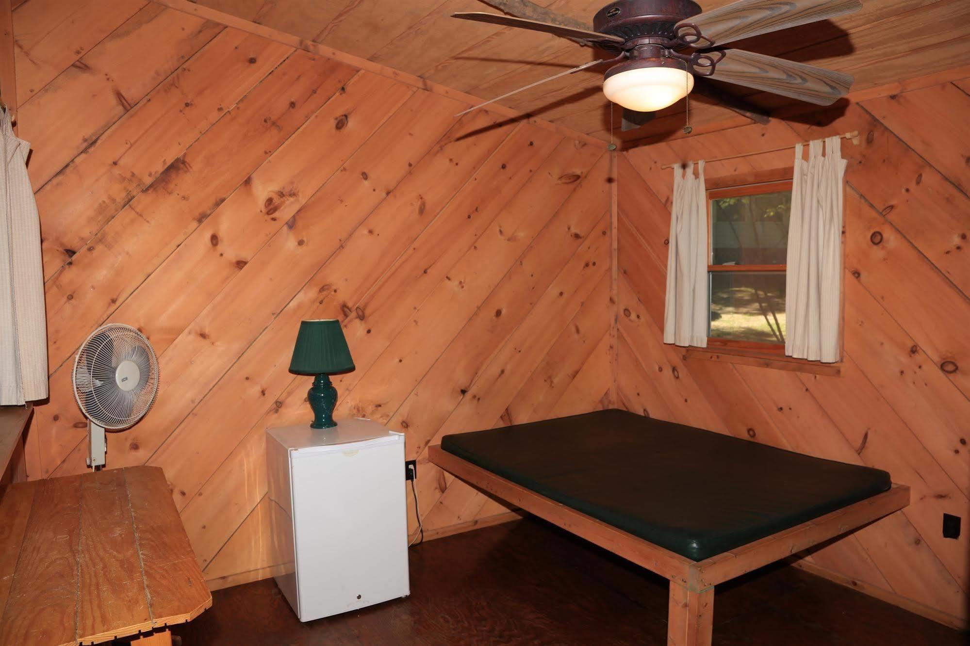 Linville Falls Campground, Rv Park, And Cabins Exterior foto