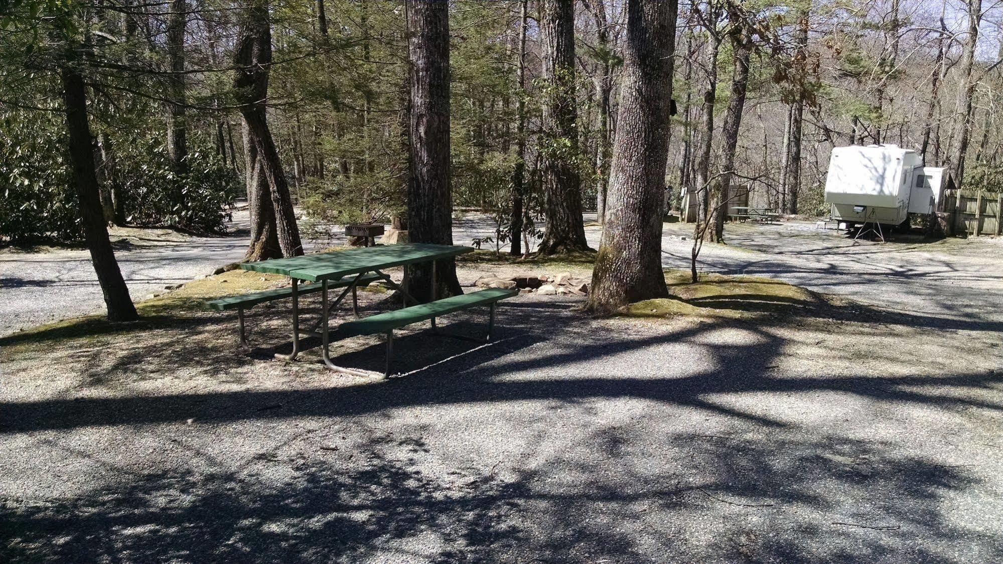 Linville Falls Campground, Rv Park, And Cabins Exterior foto